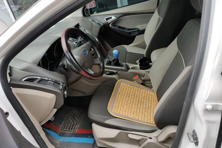 Used Ford Focus 2012 Sedan 1.6L Manual Comfort Model Left Front Seat