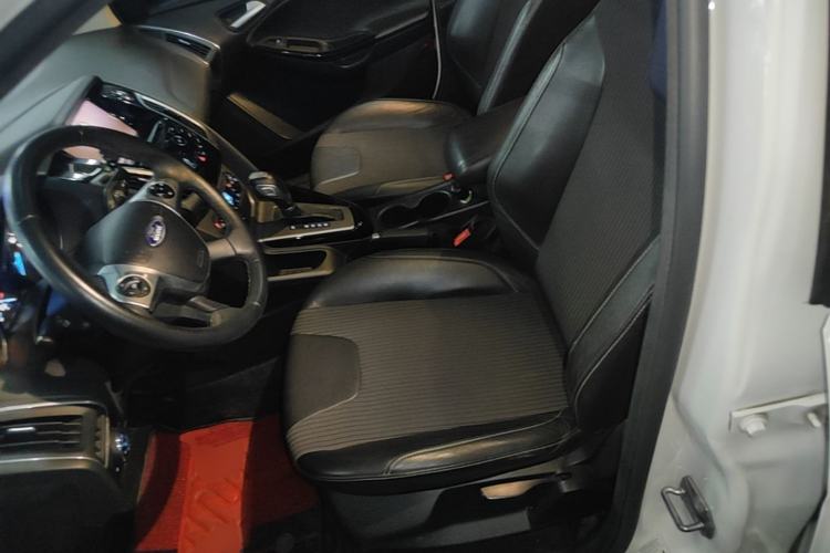 Used Ford Focus 2012 Sedan 1.6L Automatic Fashion Edition Left Front Seat