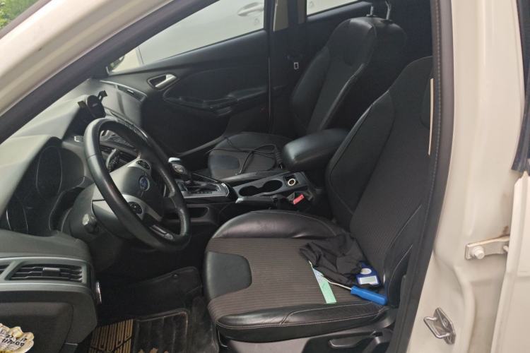 Used Ford Focus 2012 Hatchback 1.6L Automatic Fashion Edition Left Front Seat