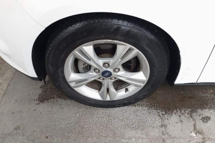 Used Ford Focus 2012 Hatchback 1.6L Manual Fashion Edition Left Front Wheel Hub