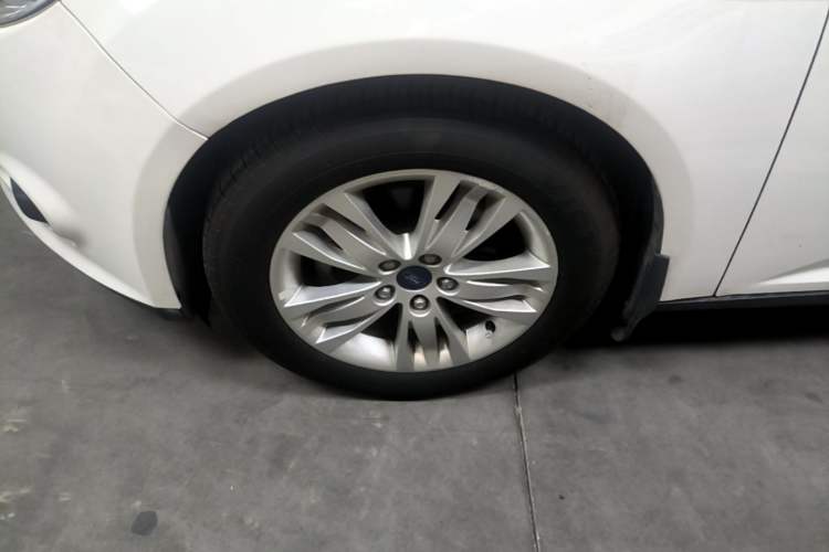 Used Ford Focus 2012 Hatchback 1.6L Manual Comfort Model Left Front Wheel Hub