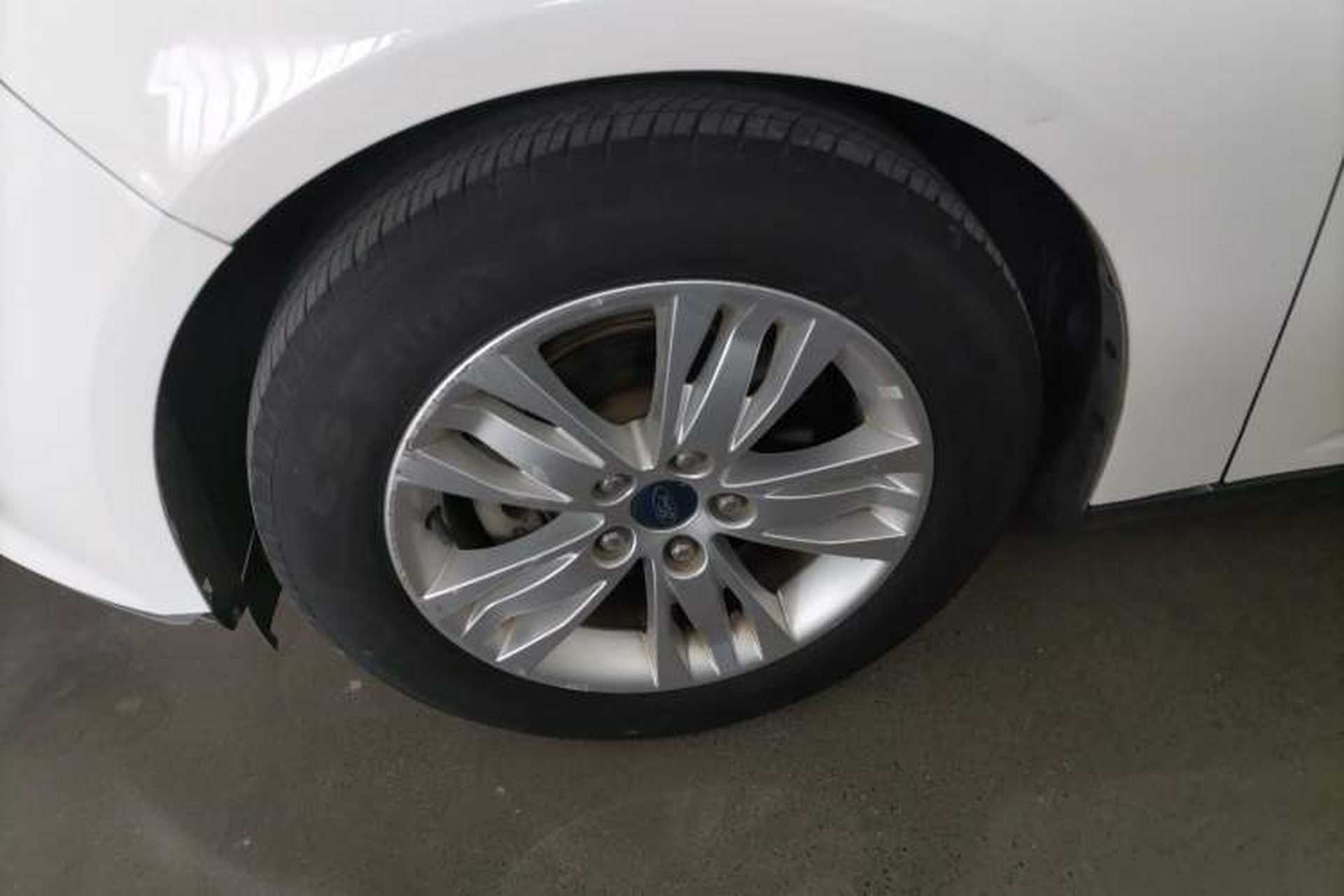 Used Ford Focus 2012 Sedan 1.6L Automatic Comfort Model Left Front Wheel Hub