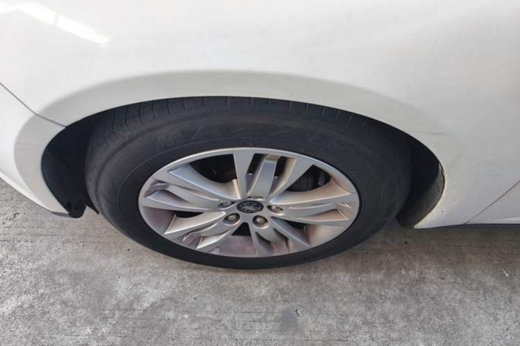 Used Ford Focus 2012 Sedan 1.6L Manual Comfort Model Left Front Wheel Hub