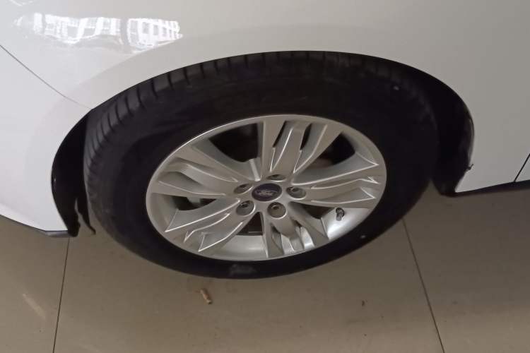Used Ford Focus 2012 Hatchback 1.6L Automatic Comfort Model Left Front Wheel Hub