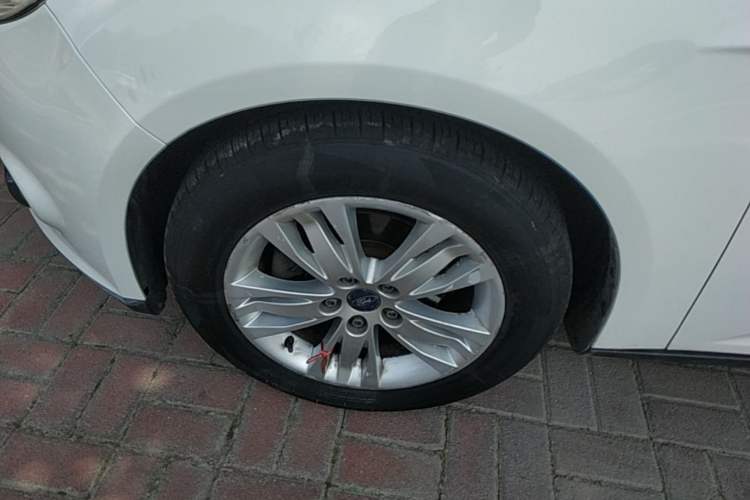 Used Ford Focus 2012 Hatchback 1.6L Manual Comfort Model Left Front Wheel Hub