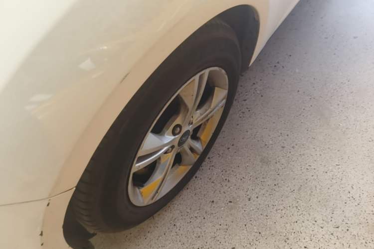 Used Ford Focus 2012 Sedan 1.6L Manual Fashion Edition Left Front Wheel Hub