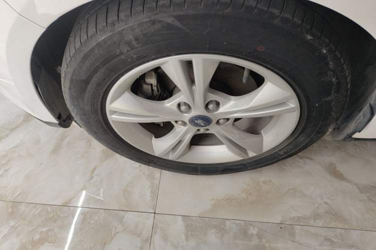 Used Ford Focus 2012 Hatchback 1.6L Automatic Fashion Edition Left Front Wheel Hub