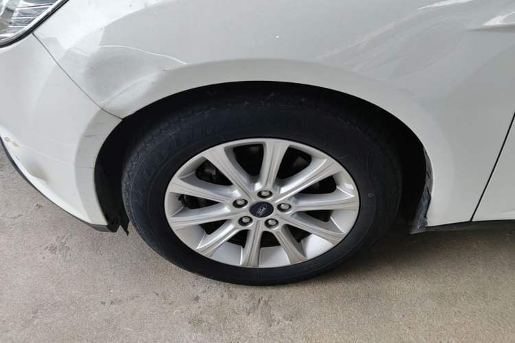 Used Ford Focus 2012 Sedan 2.0L Automatic Flagship Model Left Front Wheel Hub