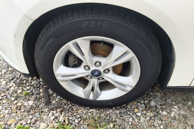 Used Ford Focus 2012 Sedan 1.6L Automatic Fashion Edition Left Front Wheel Hub