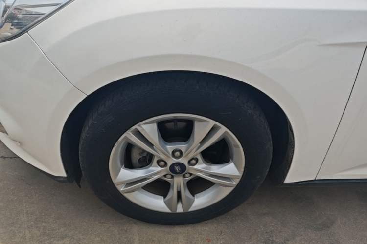 Used Ford Focus 2012 Sedan 1.6L Automatic Fashion Edition Left Front Wheel Hub
