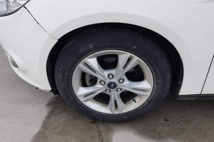 Used Ford Focus 2012 Hatchback 1.6L Automatic Fashion Edition Left Front Wheel Hub