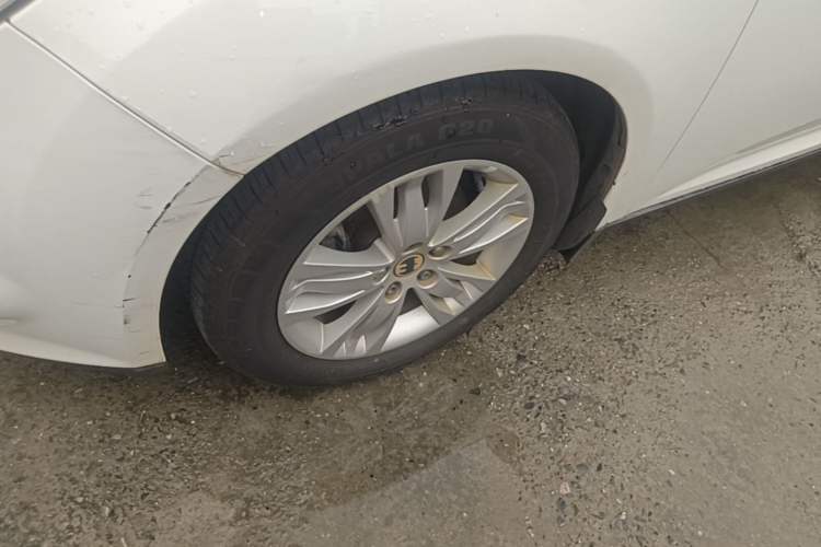 Used Ford Focus 2012 Sedan 1.6L Automatic Comfort Model Left Front Wheel Hub