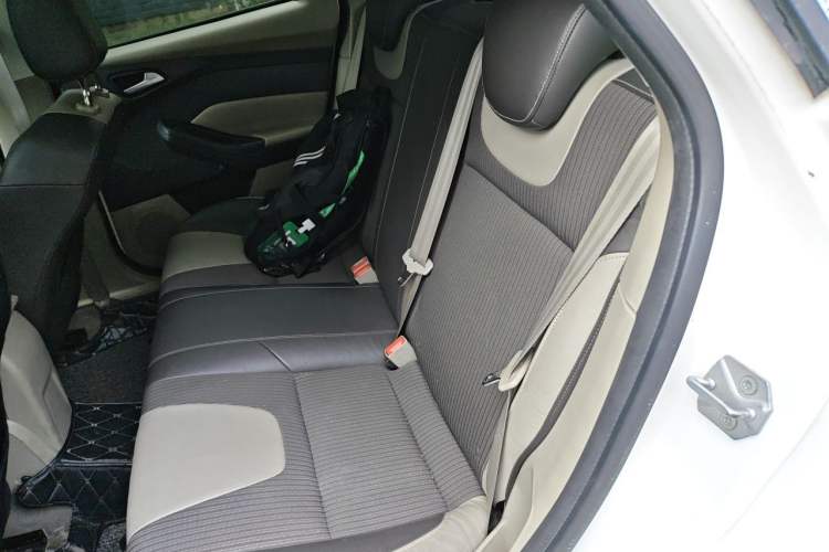 Used Ford Focus 2012 Hatchback 1.6L Automatic Fashion Edition Left Rear Seat