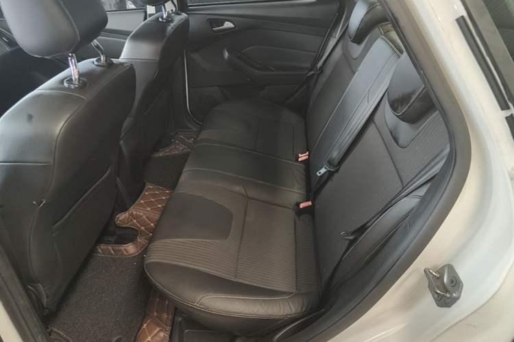Used Ford Focus 2012 Sedan 1.6L Automatic Fashion Edition Left Rear Seat