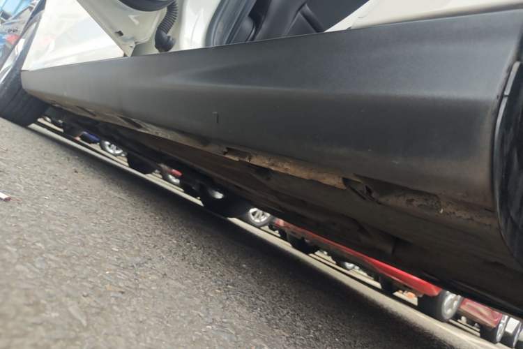 Used Ford Focus 2012 Hatchback 1.6L Automatic Fashion Edition Left Side Sill