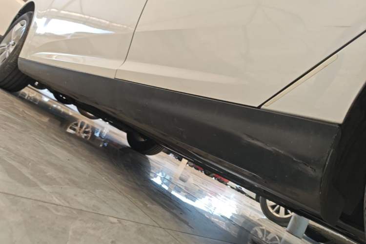 Used Ford Focus 2012 Sedan 1.6L Automatic Fashion Edition Left Side Sill