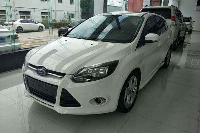 Used Ford Focus 2012 Hatchback 2.0L Automatic Luxury Sport Model