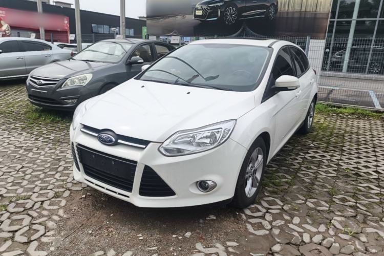 Used Ford Focus 2012 Hatchback 1.6L Automatic Fashion Edition Guazi used car, China used car export, Used car for sale, Used cars, Cheapest cars for sale
