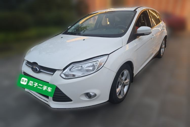 Used Ford Focus 2012 Hatchback 1.6L Automatic Fashion Edition Guazi used car, China used car export, Used car for sale, Used Ford cars, Cheapest cars for sale