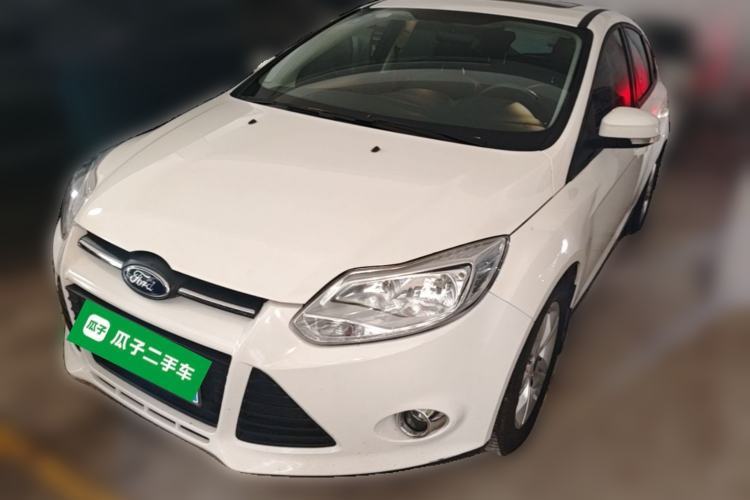 Used Ford Focus 2012 Hatchback 1.6L Automatic Fashion Edition Guazi used car, China used car export, Used car for sale, Used cars, Cheapest cars for sale