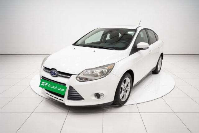 Ojetý Ford Focus 2012 Sedan 1.6L Automatic Fashion Edition