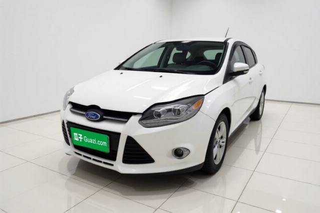 Ojetý Ford Focus 2012 Hatchback 1.6L Automatic Fashion Edition