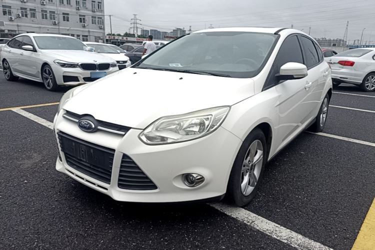Used Ford Focus 2012 Hatchback 1.6L Automatic Fashion Edition Guazi used car, China used car export, Used car for sale, Used Ford cars, Cheapest cars for sale