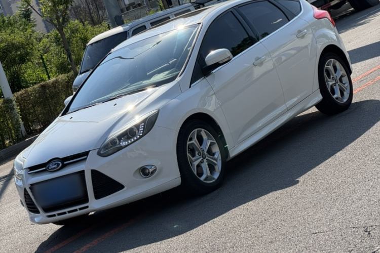 Used Ford Focus 2012 Hatchback 2.0L Manual Luxury Sport Model Guazi used car, China used car export, Used car for sale, Used  cars, Cheapest cars for sale