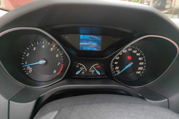 Used Ford Focus 2012 Sedan 1.6L Automatic Fashion Edition Odometer Close Up