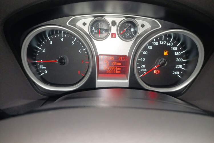 Used Ford Focus 2012 Hatchback Classic 1.8L Automatic Fashion Edition Odometer Close Up