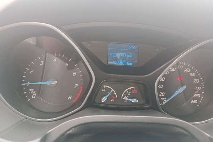 Used Ford Focus 2012 Sedan 1.6L Manual Fashion Edition Odometer Close Up