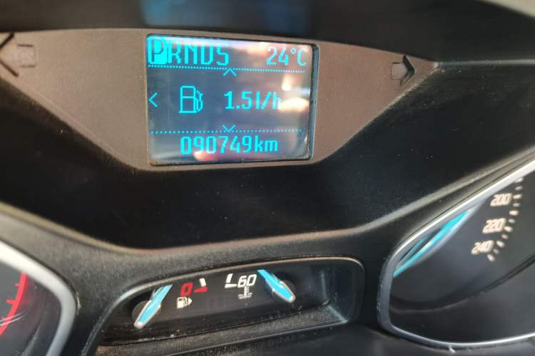 Used Ford Focus 2012 Sedan 1.6L Automatic Fashion Edition Odometer Close Up