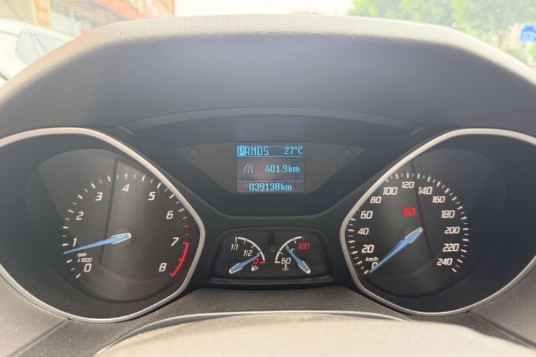 Used Ford Focus 2012 Sedan 1.6L Automatic Comfort Model Odometer Close Up