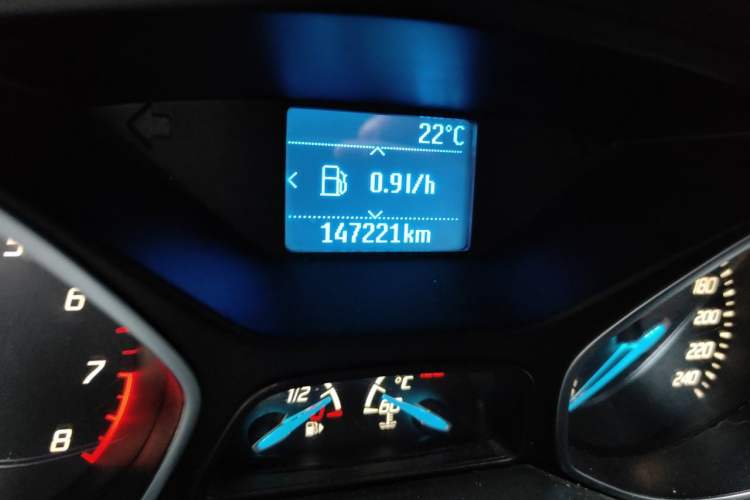 Used Ford Focus 2012 Sedan 1.6L Manual Fashion Edition Odometer Close Up