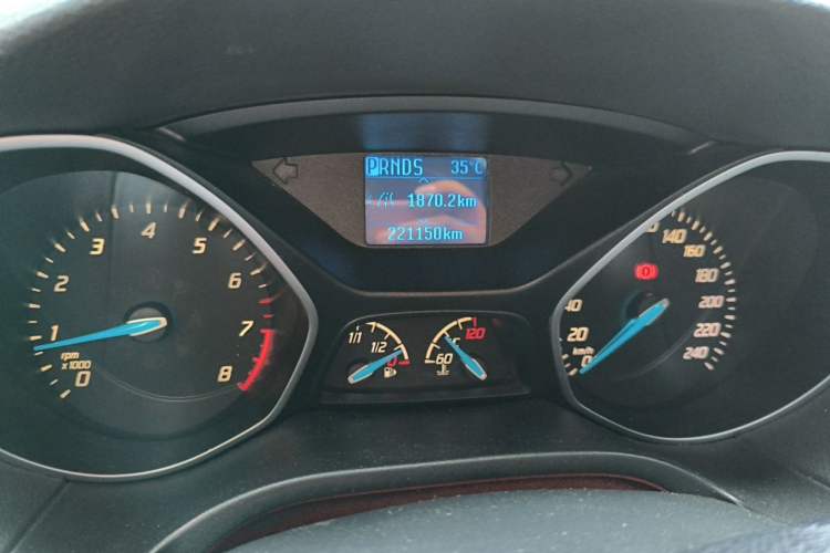 Used Ford Focus 2012 Sedan 1.6L Automatic Fashion Edition Odometer Close Up