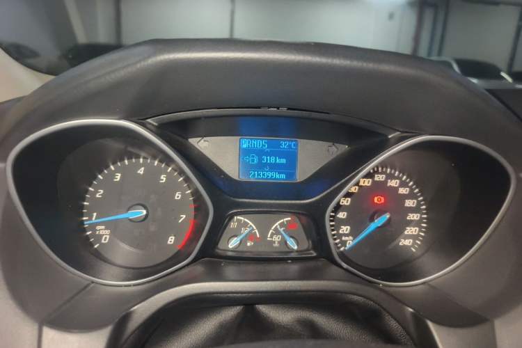 Used Ford Focus 2012 Sedan 1.6L Automatic Fashion Edition Odometer Close Up