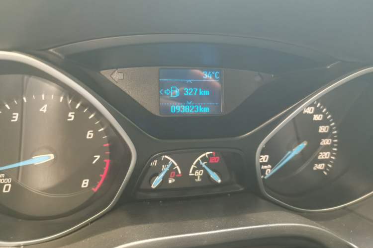Used Ford Focus 2012 Sedan 1.6L Manual Fashion Edition Odometer Close Up