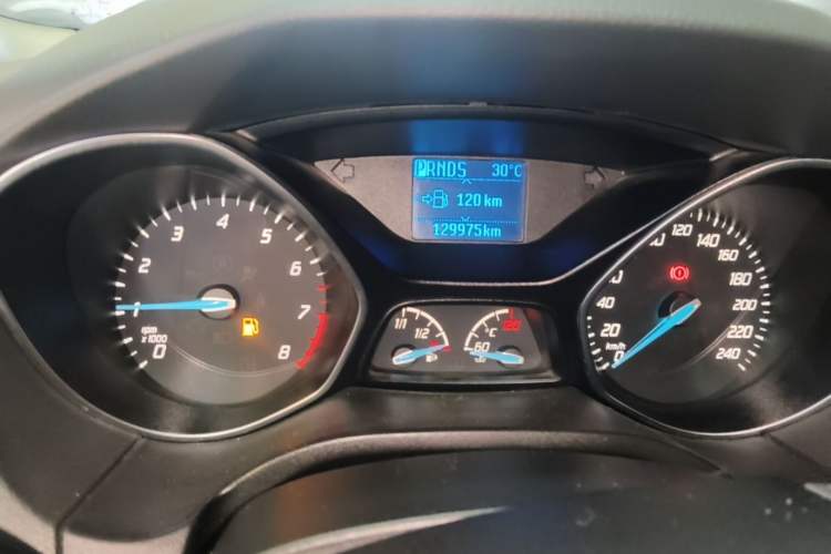 Used Ford Focus 2012 Sedan 1.6L Automatic Fashion Edition Odometer Close Up