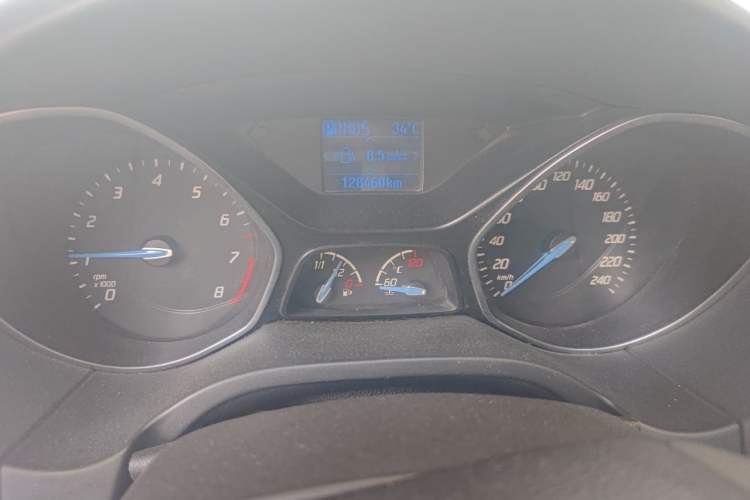 Used Ford Focus 2012 Sedan 1.6L Automatic Fashion Edition Odometer Close Up