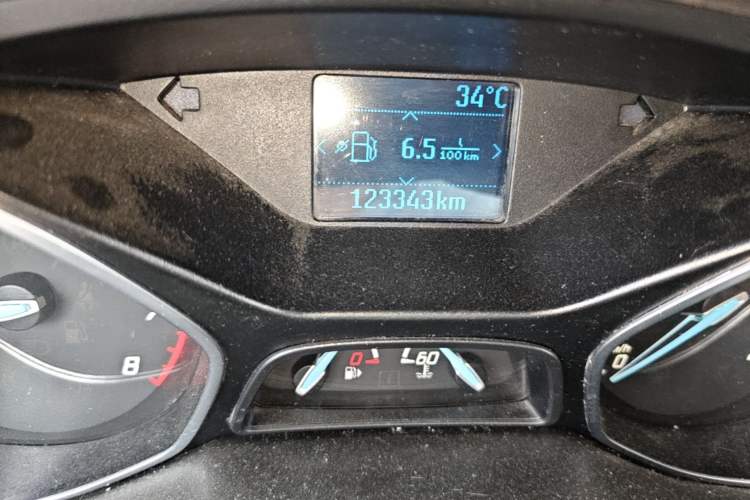 Used Ford Focus 2012 Sedan 1.6L Manual Fashion Edition Odometer Close Up