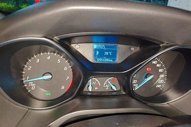 Used Ford Focus 2012 Sedan 1.6L Automatic Fashion Edition Odometer Close Up