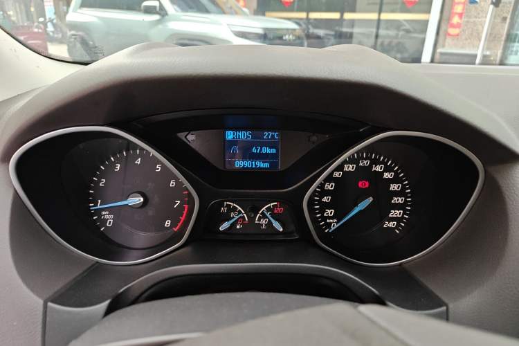 Used Ford Focus 2012 Sedan 1.6L Automatic Comfort Model Odometer Close Up