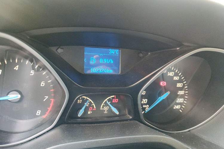 Used Ford Focus 2012 Hatchback 1.6L Manual Fashion Edition Odometer Close Up