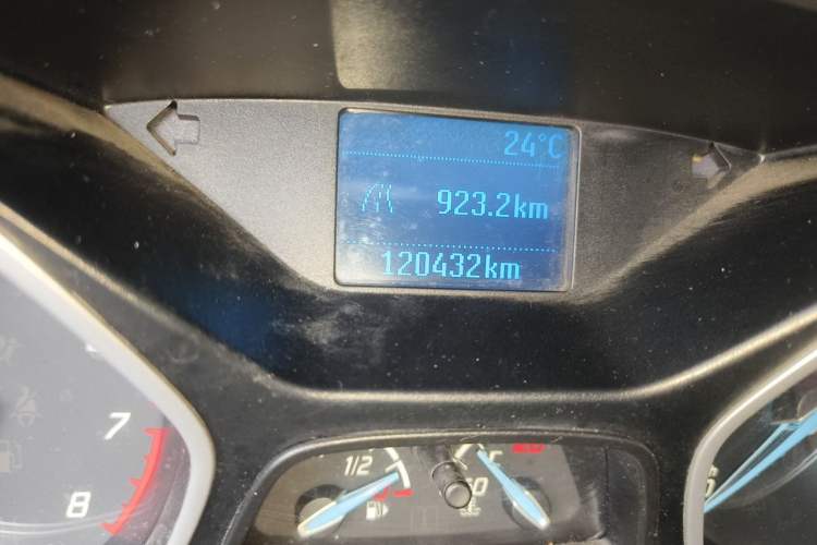 Used Ford Focus 2012 Sedan 1.6L Manual Comfort Model Odometer Close Up