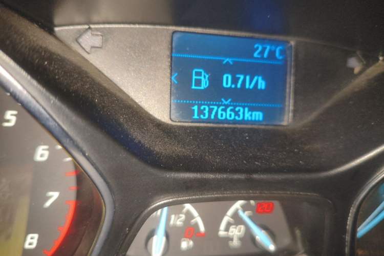 Used Ford Focus 2012 Hatchback 1.6L Manual Fashion Edition Odometer Close Up