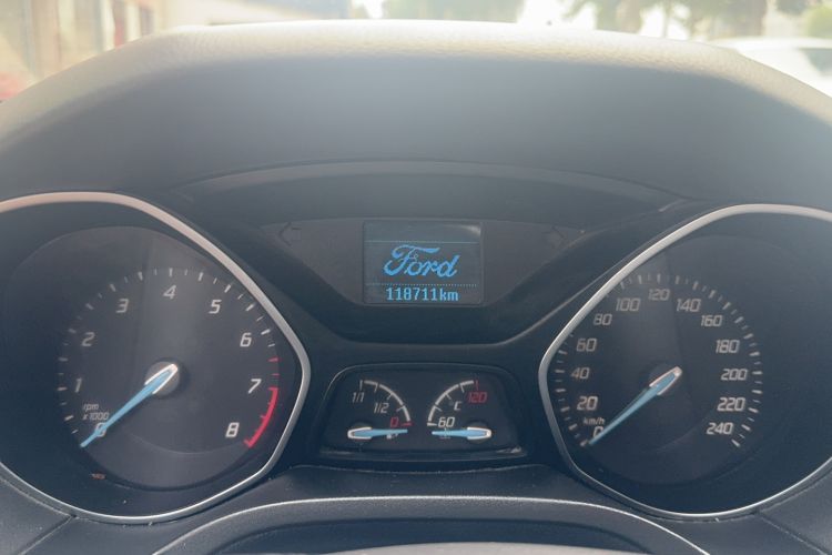 Used Ford Focus 2012 Sedan 1.6L Automatic Fashion Edition Odometer Close Up