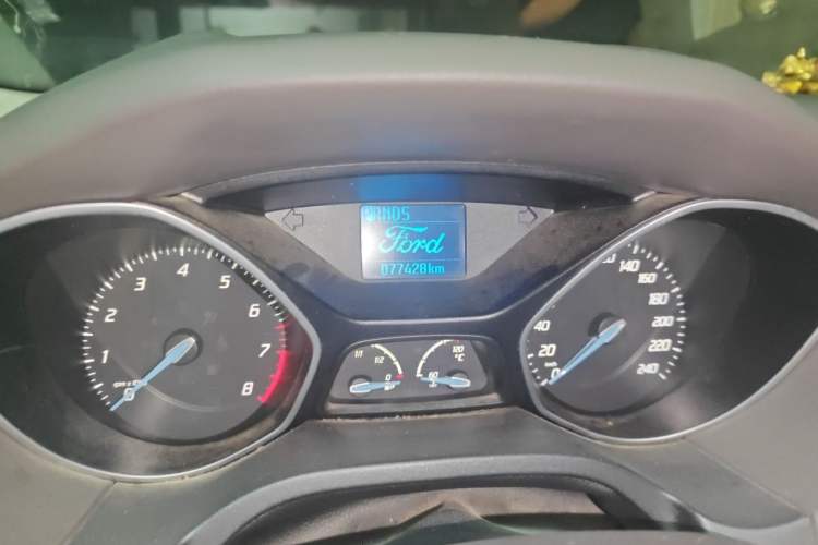 Used Ford Focus 2012 Sedan 1.6L Automatic Fashion Edition Odometer Close Up