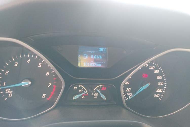 Used Ford Focus 2012 Hatchback 1.6L Manual Comfort Model Odometer Close Up