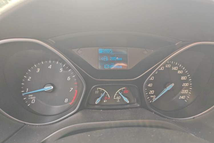 Used Ford Focus 2012 Sedan 1.6L Automatic Fashion Edition Odometer Close Up