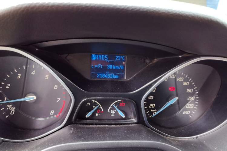 Used Ford Focus 2012 Sedan 1.6L Automatic Fashion Edition Odometer Close Up